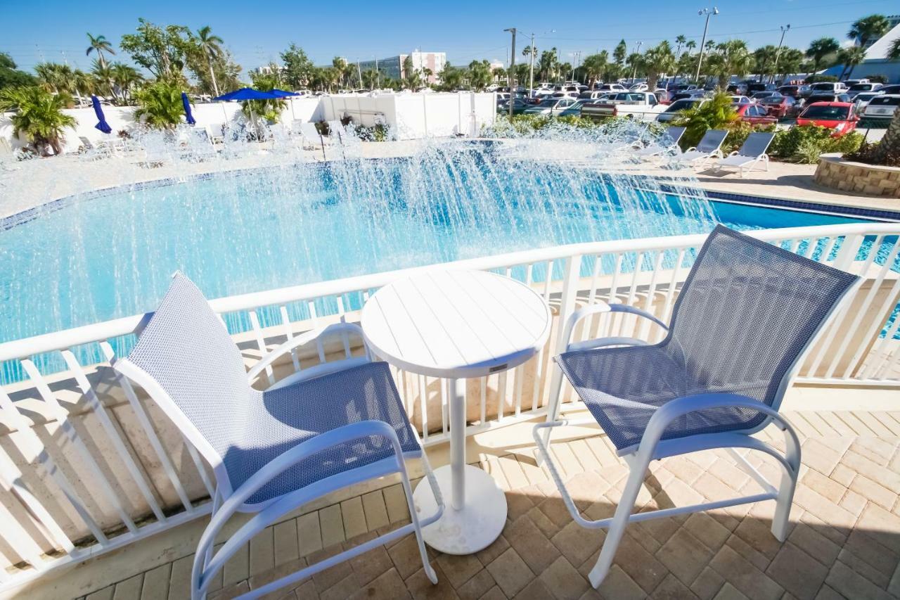 Coral Reef Resort Сант Пит Бич Экстерьер фото